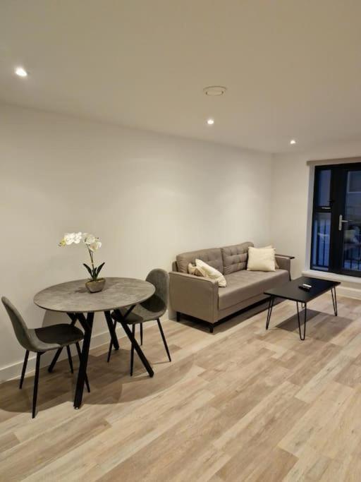 Modern-New Build Apartment In ברמינגהאם מראה חיצוני תמונה