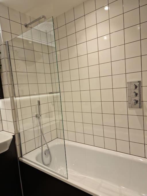 Modern-New Build Apartment In ברמינגהאם מראה חיצוני תמונה
