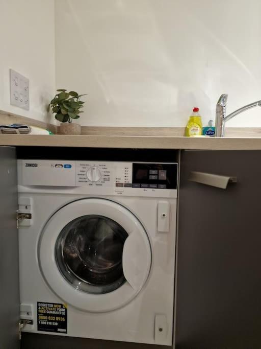 Modern-New Build Apartment In ברמינגהאם מראה חיצוני תמונה